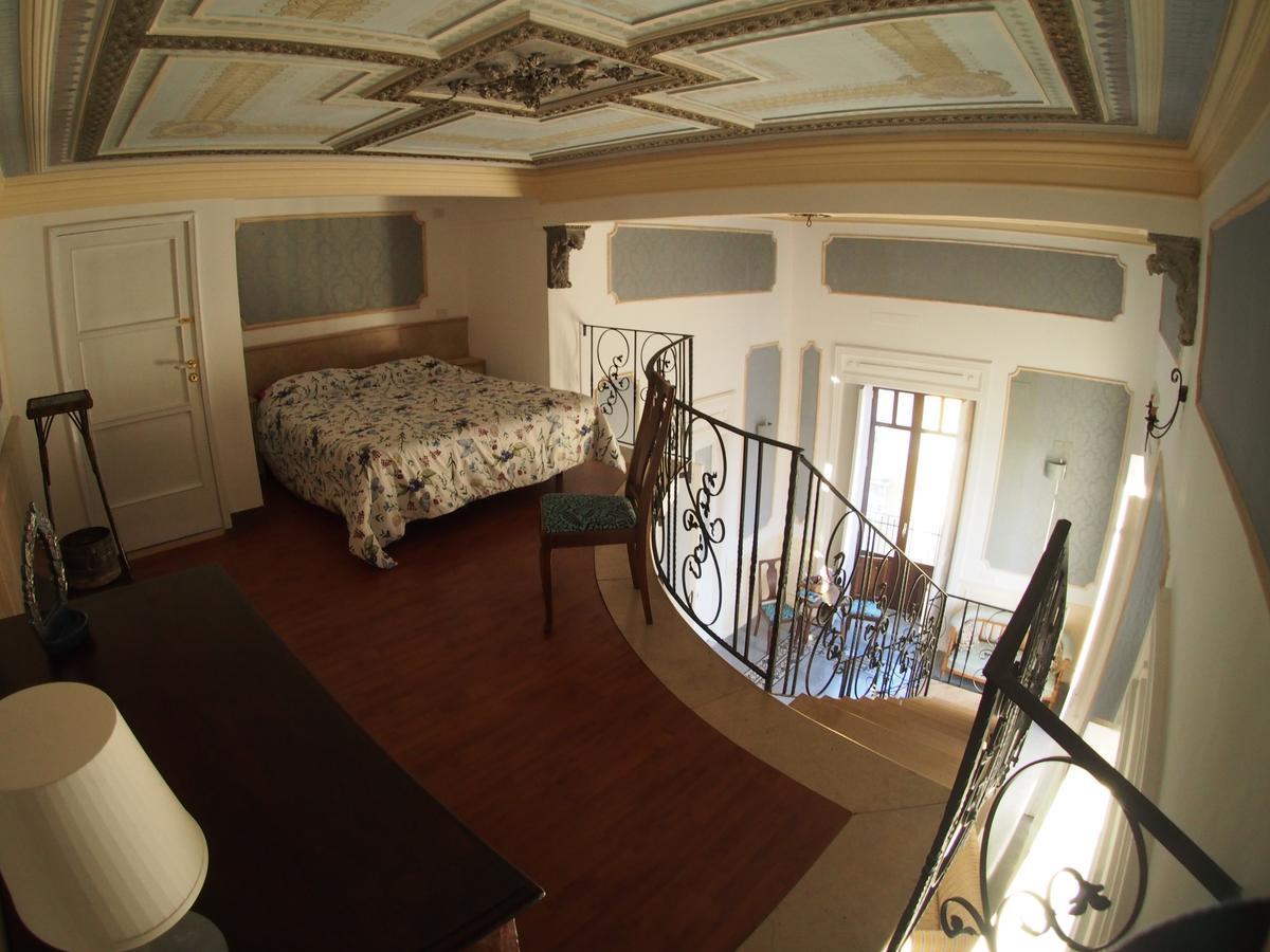Casa Felice Nel Centro Storico, Tra Etna E Mare Lejlighed Catania Eksteriør billede